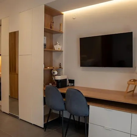 Thessalonian Suite I - 2 Steps From White Tower Thessaloniki Exterior photo